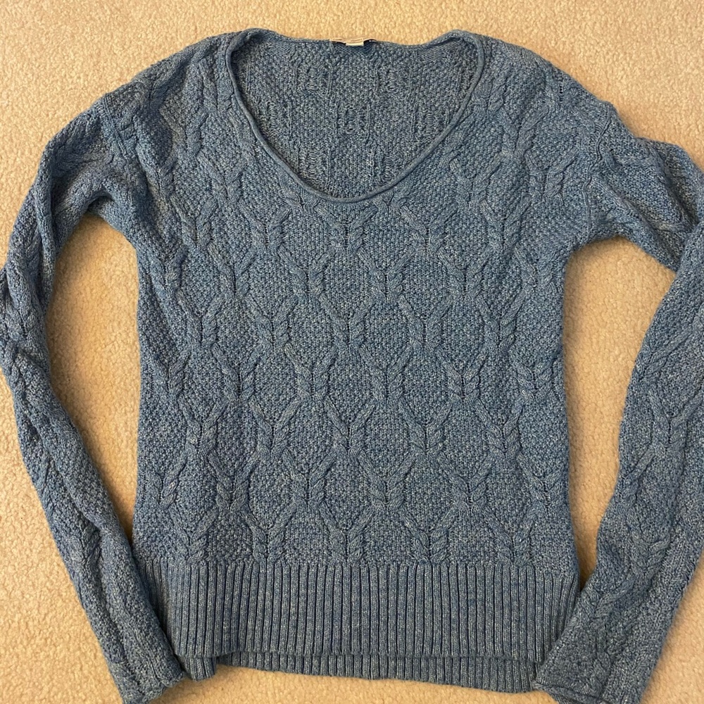GAP cable knit sweater